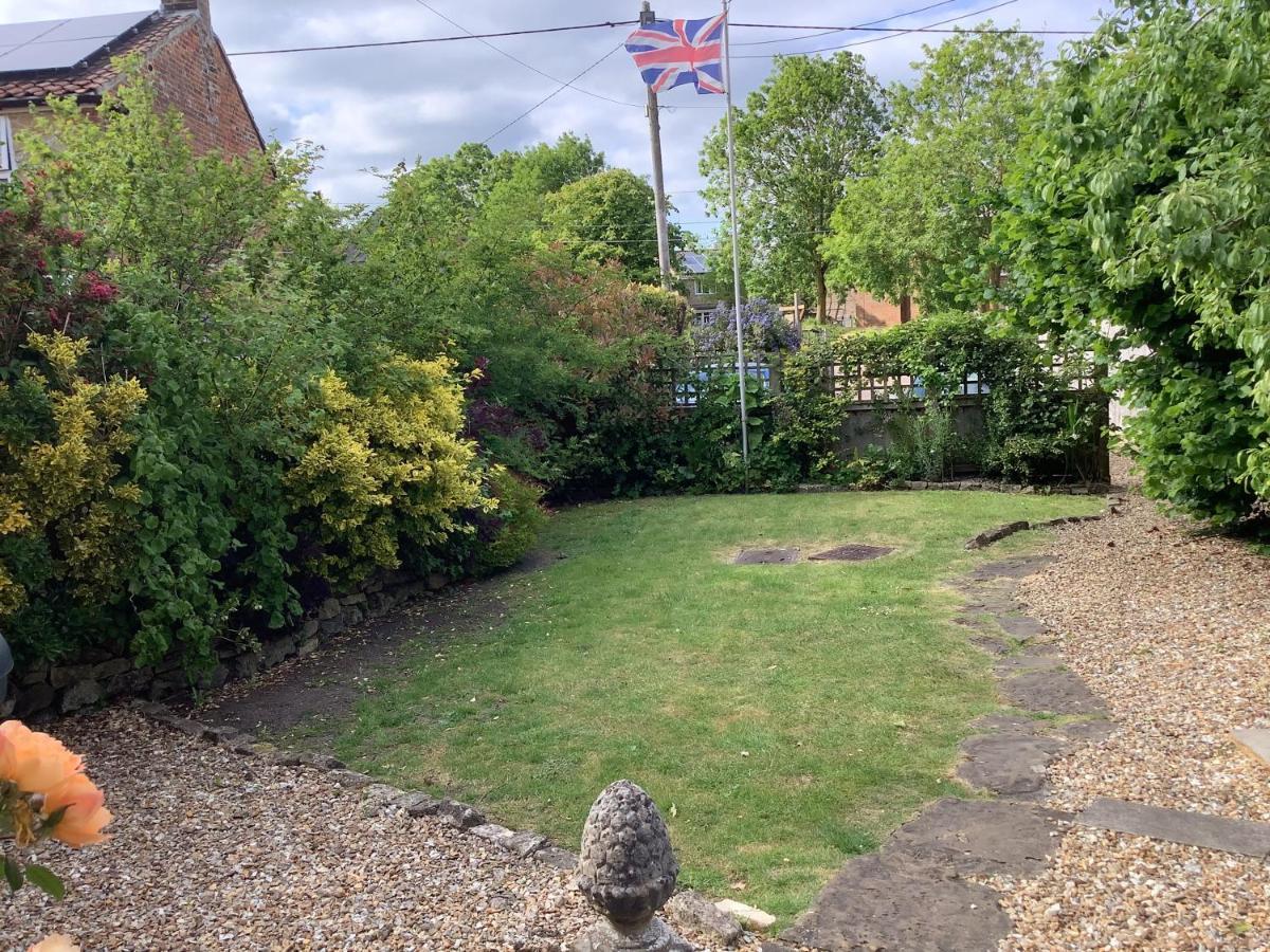 Bed and Breakfast Bwthyn Cudd Westbury  Esterno foto